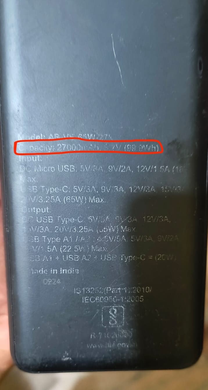 Power bank with label